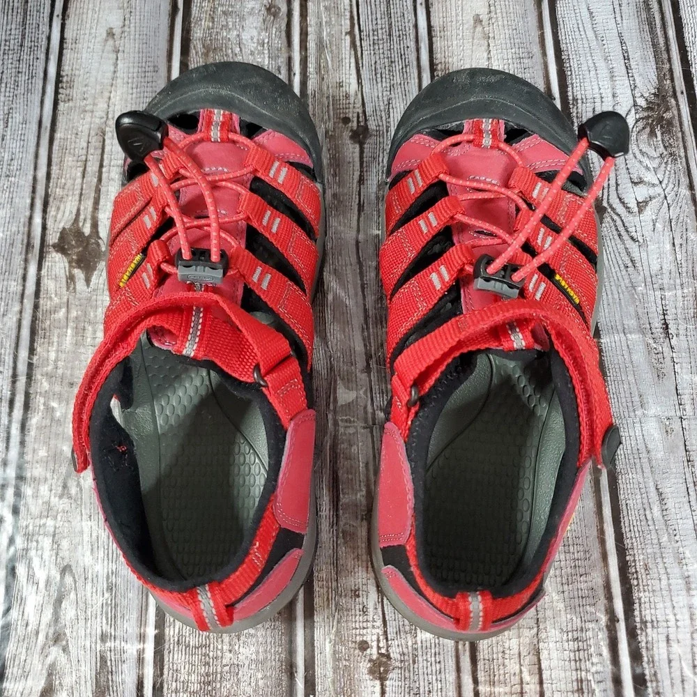 Keen Youth Newport H2 Waterproof Sandals Red Hiking Outdoor Trail Size 5